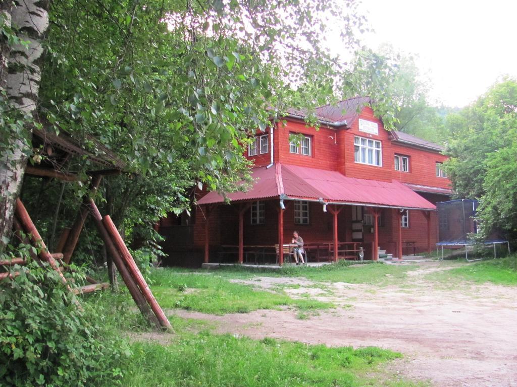 Отель Szurdok Panzio Бэиле-Тушнад Экстерьер фото